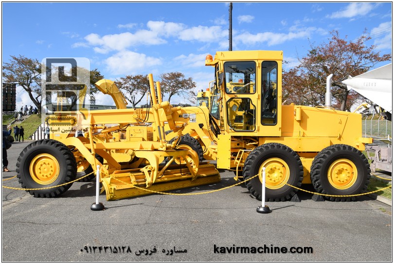 گریدر کوماتسو GD661